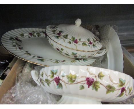 A quantity of Royal Worcester dinnerwares "Bacchanal" pattern