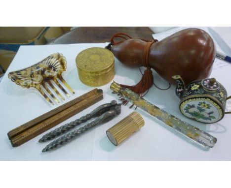 Collectables: to include an Italian brass reeded tubular pepper grinder        S
