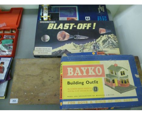 Vintage toys and board games: to include an Electric Lab 2  boxed; various Meccano components and instructions        S