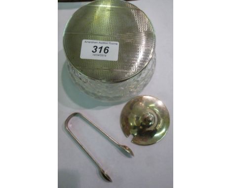 Silver collectables: to include a powder jar, having engine turned lid  Birmingham 1969         11