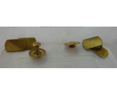 A pair of 9ct gold engine turned and chain cufflinks; and a pair of 9ct gold collar studs       11