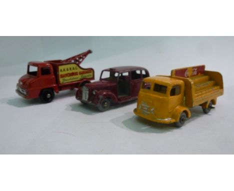 Matchbox diecast model vehicles (unboxed); a Dinky Supertoys Dump trunk (no.965); and a Dinky Toys Muir-Hill Loader (no.437) 