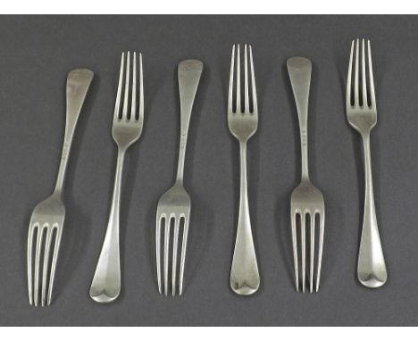 Set of six Edwardian silver Old English table forks, maker William Hutton & Sons Ltd, London 1908, 8" long, 15oz approx