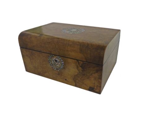 19th century burr walnut jewellery casket, inlaid with a mother of pearl wreath and crest to the top and frieze, the hinged l
