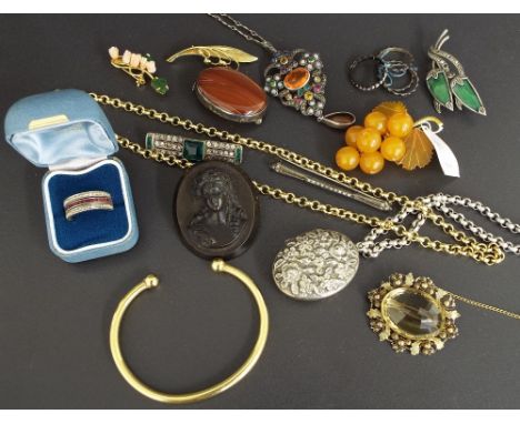 Art Nouveau style silver stone set pendant on necklet, various brooches, swivel paste set ring, locket on chain, etc 