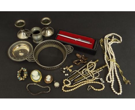 Mixed lot to include a circular silver dish, costume jewellery, faux pearl necklets, Papaermate pen etc