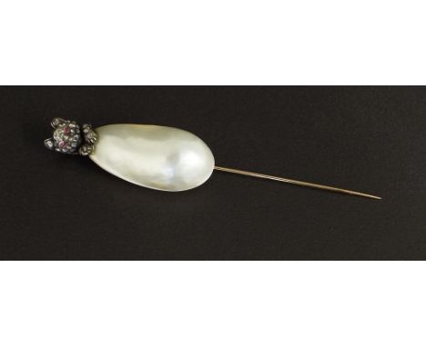 Rare Baroque pearl novelty cat stick pin, set with ruby eyes and old-cut diamonds, the pearl 32mm x 15mm, 82mm