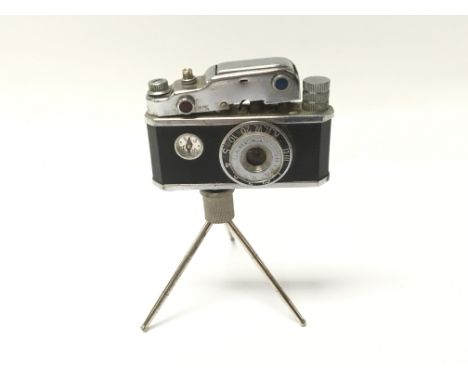 A novelty lighter in the form of a vintage camera - NO RESERVE