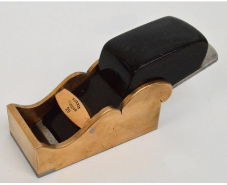 NORRIS OF LONDON; a gun metal and rosewood infill chariot plane no.28, steel blade no.2, length 15cm.
