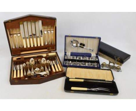 A group of various electroplated flatware to include an oak cased six setting canteen, a cased set of six dessert spoons and 