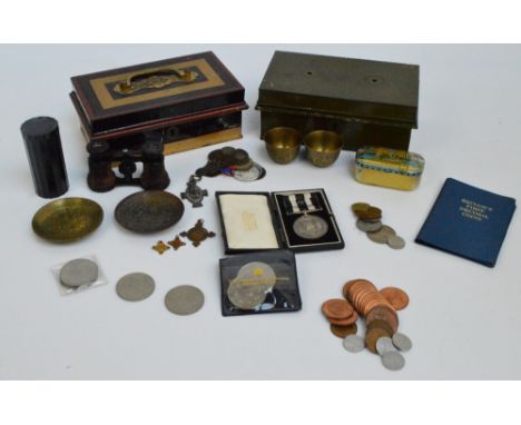 A quantity of collectors' items including a pair of opera glasses, two small glass bowls and saucers, a boxed service medal f