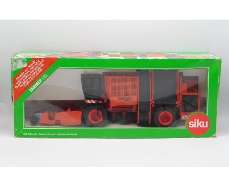 A boxed Siku 4055 Sugarbeet Harvester, scale 1:32