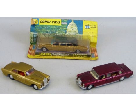 Corgi - Lincoln Continental Executive Limousine, No.262, in window box with TV picture strip and leaflet, and two unboxed Din