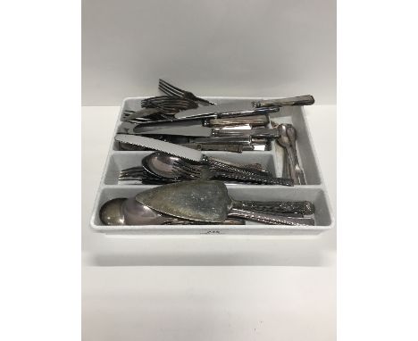 TRAY OF VINTAGE CUTLERY