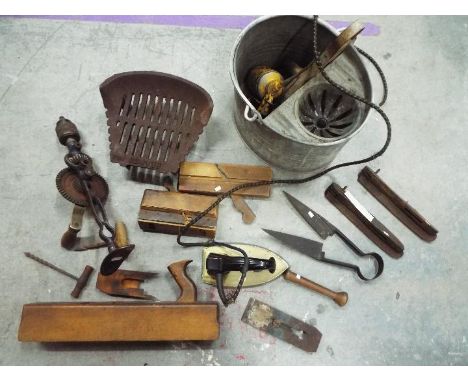 Vintage tools, metal ware and similar.