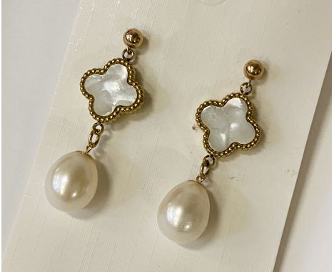 9CT GOLD MOTHER OF PEARL CLOVER &amp; SOUTH SEA EARRINGS