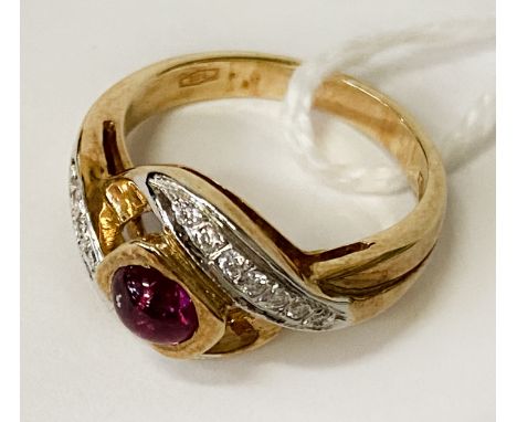 18CT GOLD RUBY &amp; DIAMOND RING - SIZE K - 4.9 GRAMS APPROX