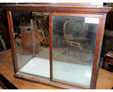 Edwardian mahogany shop table top counter display with twin sliding doors (82cm x 44cm x 73cm)