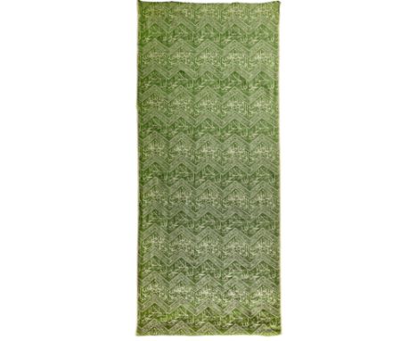 A fragment of hanging panel of the inner kiswa, with an inscribed weave in cream color over a light green silk ground. Embell