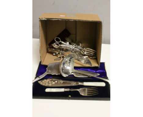 Box of vintage Silver plated cutlery to include a cased Fish knife &amp; fork serving set with Mother of Pearl handles