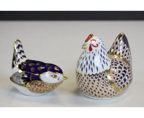 Two Royal Crown derby ceramic Paperweights with Gold stoppers to include a Wren and a Chicken, approx 9.5cm long