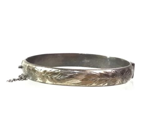 GROUP OF SILVER AND OTHER JEWELLERY, AND DRESS WATCHES  including a silver stone set brooch, silver bangle, Bellahouston Bowl