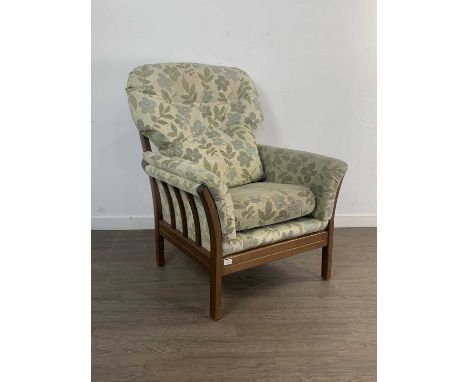 ERCOL LOUNGE SUITE, comprising a settee and an armchair with green floral upholstered cushionssettee 122cm wideQty: 2