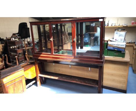  Sale Item:    GLASS SHOP DISPLAY CABINET (AF)   Vat Status:   No Vat   Buyers Premium:  This lot is subject to a Buyers Prem