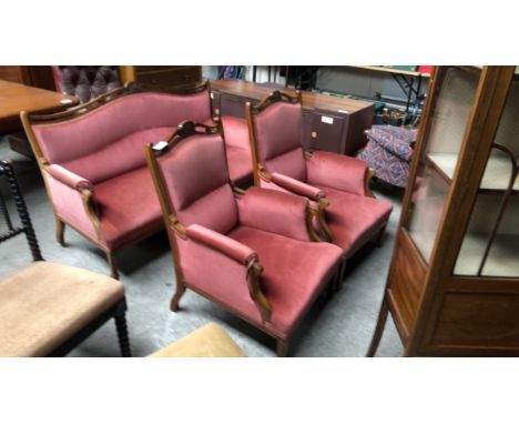  Sale Item:    3 PCE SUITE (AF)   Vat Status:   No Vat   Buyers Premium:  This lot is subject to a Buyers Premium of 15% + Va