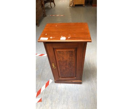  Sale Item:    MAHOGANY POT CUPBOARD (AF)   Vat Status:   No Vat   Buyers Premium:  This lot is subject to a Buyers Premium o