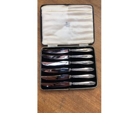  Sale Item:    BOX 6 STAINLESS STEEL KNIVES- LINCOLN  Vat Status:   No Vat   Buyers Premium:  This lot is subject to a Buyers