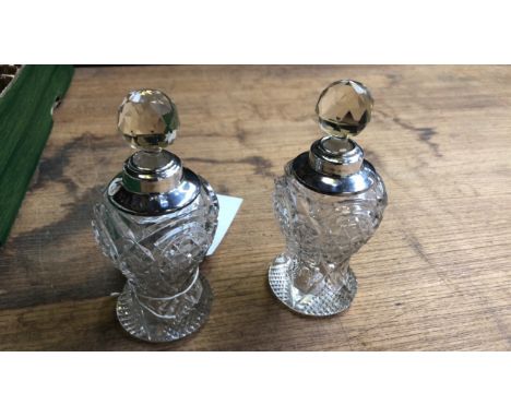  Sale Item:    PAIR SILVER SCENT BOTTLES (AF)   Vat Status:   No Vat   Buyers Premium:  This lot is subject to a Buyers Premi
