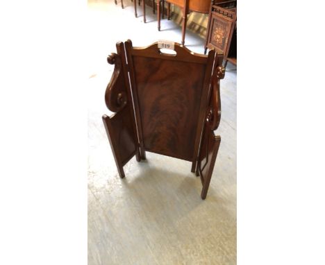  Sale Item:    MAHOGANY FIRE SCREEN   Vat Status:   No Vat   Buyers Premium:  This lot is subject to a Buyers Premium of 15% 