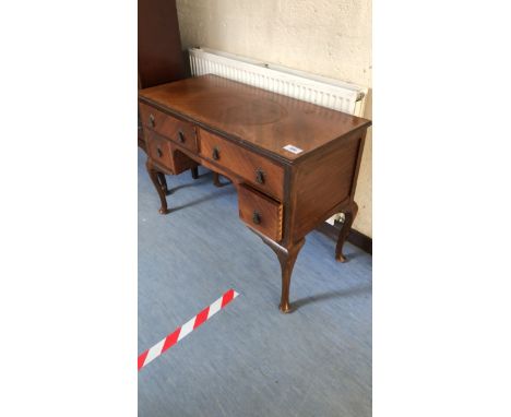  Sale Item:    DRESSING TABLE- NO MIRROR (AF)   Vat Status:   No Vat   Buyers Premium:  This lot is subject to a Buyers Premi