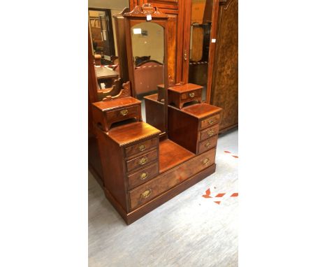  Sale Item:    MAHOGANY DRESSING TABLE (AF)   Vat Status:   No Vat   Buyers Premium:  This lot is subject to a Buyers Premium