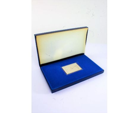 Danbury Mint Queen Elizabeth II silver jubilee silver ingot cast as a 10p stamp, 2.4oz, housed in a presentation case with fi