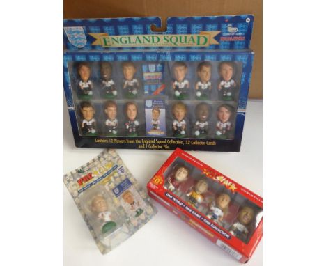 VERY LARGE QTY. (100S!) CORINTHIAN FOOTBALL FIGURES, MANY IN ORIGINAL BLISTER PACKS AND BOXES AND MANY LOOSE T/W MATTHEW HARD