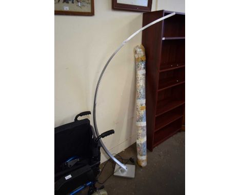 MODERN FLOOR STANDING STEEL FRAMED LIGHT
