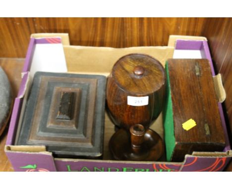 A SMALL QUANTITY OF TREEN TO INCLUDE A LEATHERED TRINKET BOX