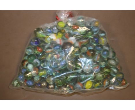 A BAG OF VINTAGE MARBLES 