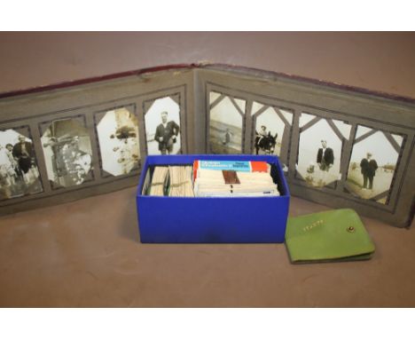 A COLLECTION OF VINTAGE CIGARETTE CARDS TO INCLUDE SPORTING INTEREST 