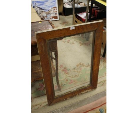 A VINTAGE WOODEN PICTURE FRAME 