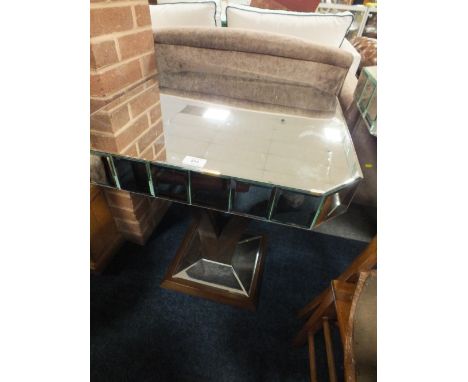 A MODERN MIRRORED LAMP TABLE W 60 CM