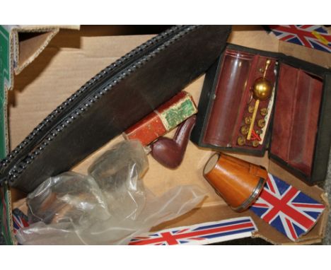 A BOX OF COLLECTABLES TO INCLUDE VINTAGE WOODEN FISHING REELS, 1940S BAG, PIPE ETC.