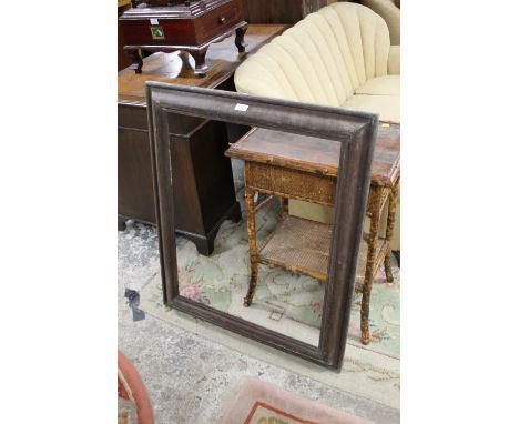 A LARGE VINTAGE OAK PICTURE FRAME 
