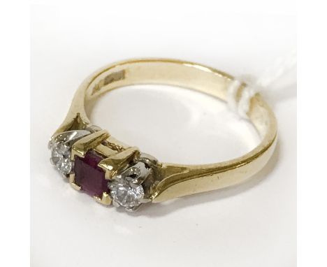 18CT YELLOW GOLD RUBY &amp; DIAMOND RING - SIZE J