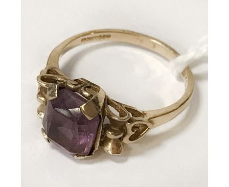 9CT GEMSTONE RING - SIZE K