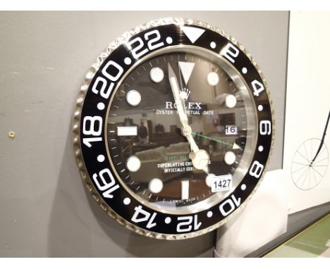 Dealers wall clock with sweeping second hand D: 34 cm