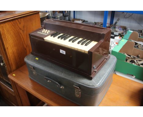 A small electric organ sold as collectors item