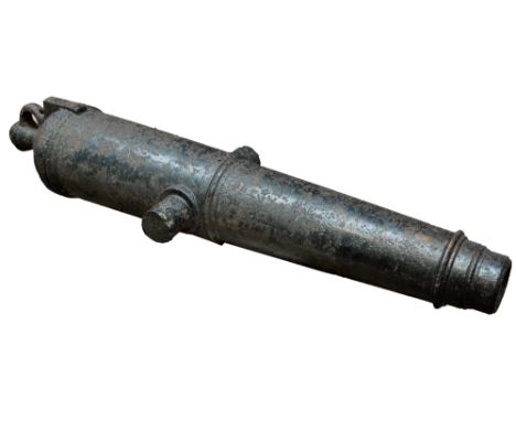 A late 18th/early 19th century iron carronade, length approx 170cm. CONDITION REPORT: Amended as wheels are not included with